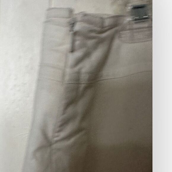 Jennifer Moore White Skort built in belt Size 10 cotton/spandex blend - Picture 3 of 7